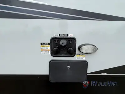 2021 Forest River RV Cherokee Alpha Wolf photo 6