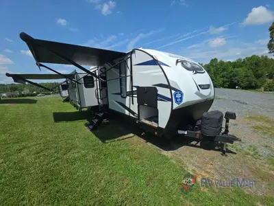 2021 Forest River RV Cherokee Alpha Wolf photo 2