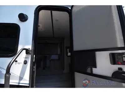 2022 Forest River RV Surveyor Legend photo 5