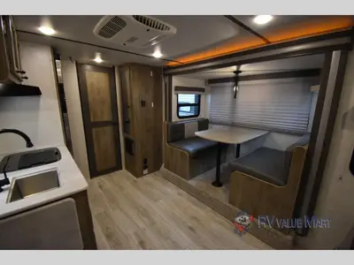 2022 Forest River RV Surveyor Legend photo 6