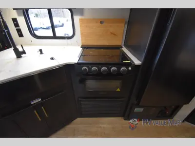 2022 Forest River RV Cherokee Grey Wolf photo 9