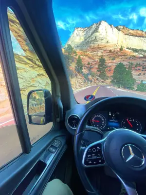 2019 WINNEBAGO REVEL photo 4
