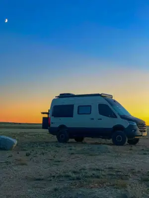 2019 WINNEBAGO REVEL photo 2