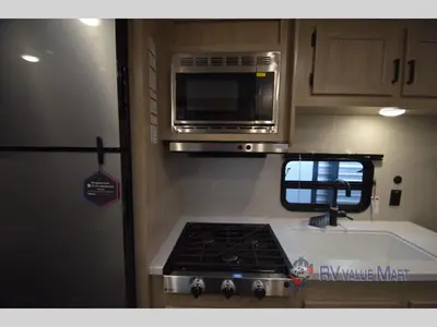 2026 Coachmen RV Catalina Summit Series 8 photo 7