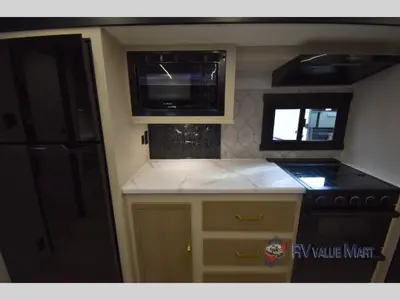 2025 Forest River RV Wildwood Heritage Glen photo 16