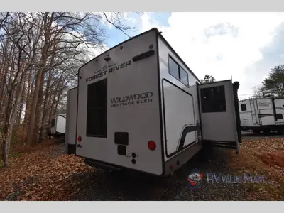 2025 Forest River RV Wildwood Heritage Glen photo 4