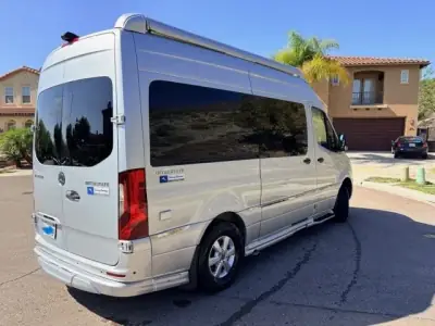 2020 AIRSTREAM TOMMY BAHAMA photo 2