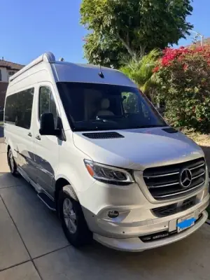 2020 AIRSTREAM TOMMY BAHAMA photo 3