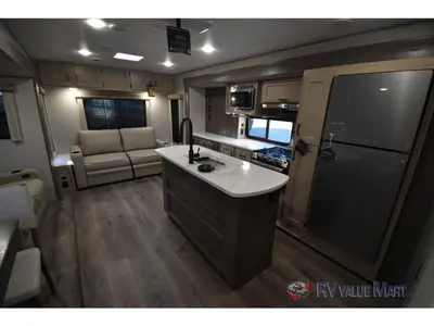 2026 Coachmen RV Catalina Legacy Edition photo 7