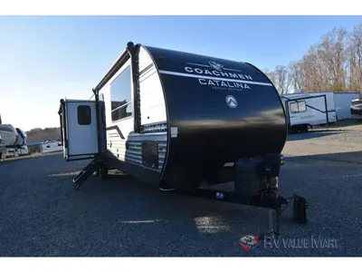 New 2026 Coachmen RV Catalina Legacy Edition 313RLTS