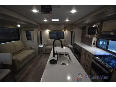 2026 Coachmen RV Catalina Legacy Edition photo 6