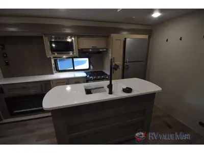 2026 Coachmen RV Catalina Legacy Edition photo 12