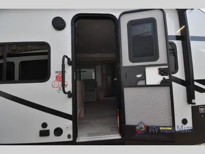 2023 Winnebago Minnie photo 5