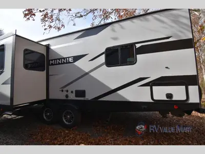 2023 Winnebago Minnie photo 3