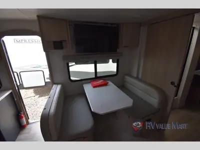 2023 Winnebago Minnie photo 13