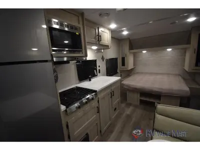 2026 Coachmen RV Catalina Summit Series 8 photo 17