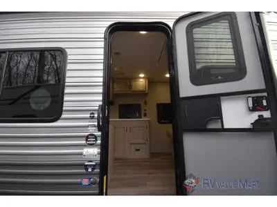 2026 Coachmen RV Catalina Summit Series 8 photo 5