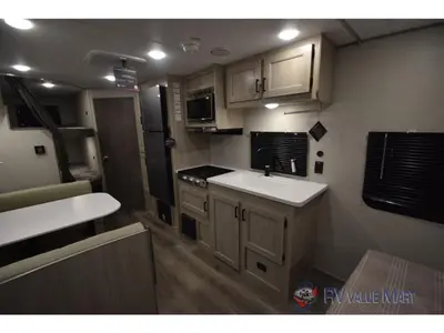 2026 Coachmen RV Catalina Summit Series 8 photo 6