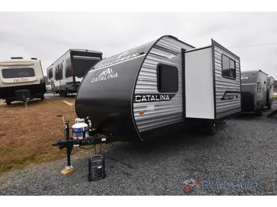 2026 Coachmen RV Catalina Summit Series 7 photo 2