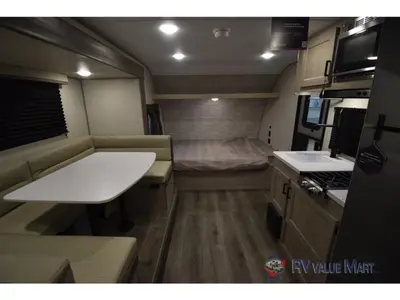 2026 Coachmen RV Catalina Summit Series 7 photo 19