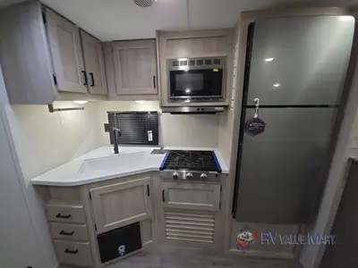 2026 Coachmen RV Catalina Summit Series 8 photo 32