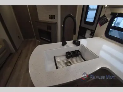 2026 Coachmen RV Catalina Legacy Edition photo 10
