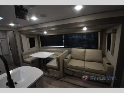 2026 Coachmen RV Catalina Legacy Edition photo 5