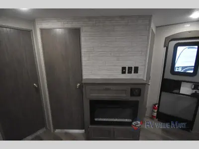 2026 Coachmen RV Catalina Legacy Edition photo 8