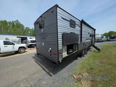2026 Coachmen RV Catalina Legacy Edition photo 8