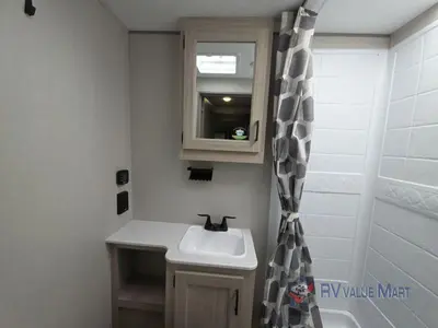 2026 Coachmen RV Catalina Legacy Edition photo 30