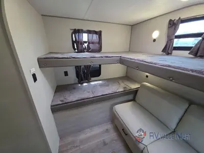 2026 Coachmen RV Catalina Legacy Edition photo 32