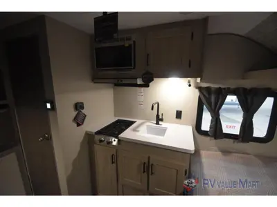2026 Coachmen RV Catalina Summit Series 7 photo 8