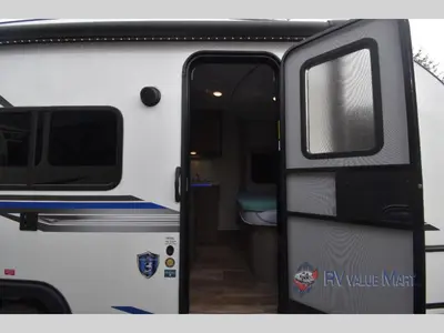 2023 Gulf Stream RV Vista Cruiser photo 5