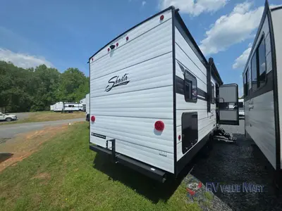 2026 Shasta RVs i-5 Edition photo 8