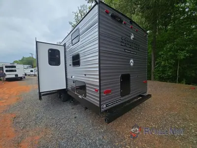 2026 Coachmen RV Catalina Legacy Edition photo 6