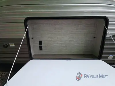 2026 Coachmen RV Catalina Legacy Edition photo 11