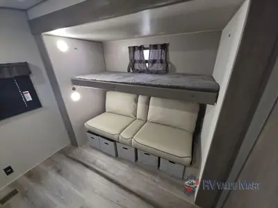 2025 Coachmen RV Catalina Legacy Edition photo 33