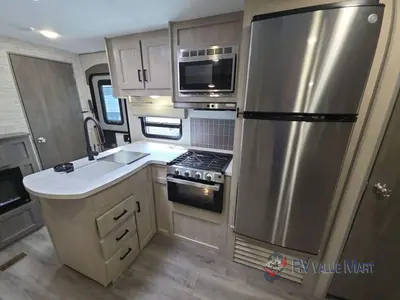 2025 Coachmen RV Catalina Legacy Edition photo 35