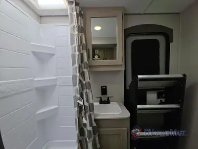 2025 Coachmen RV Catalina Legacy Edition photo 31