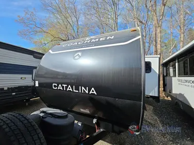 2025 Coachmen RV Catalina Legacy Edition photo 3