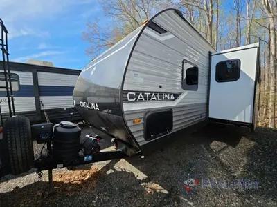 2025 Coachmen RV Catalina Legacy Edition photo 4