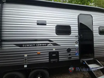 2026 Coachmen RV Catalina Summit Series 8 photo 9