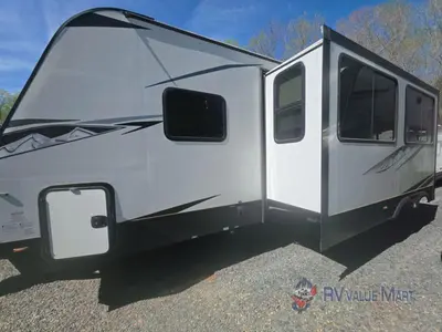 2022 EAST TO WEST Alta photo 5