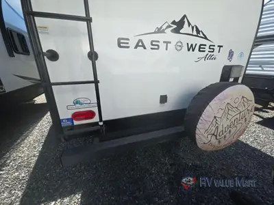 2022 EAST TO WEST Alta photo 17