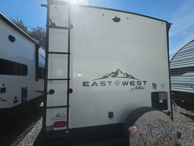 2022 EAST TO WEST Alta photo 7