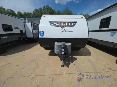 2023 Forest River RV Wildwood X-Lite photo 3