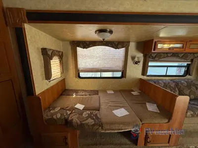2011 Coachmen RV Catalina Deluxe Edition photo 10