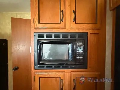 2011 Coachmen RV Catalina Deluxe Edition photo 15