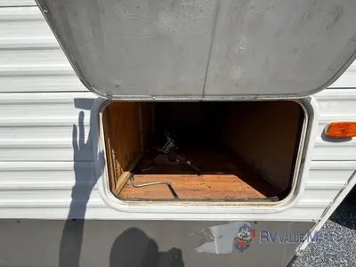 2011 Coachmen RV Catalina Deluxe Edition photo 7