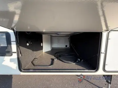 2014 Keystone RV Montana photo 8
